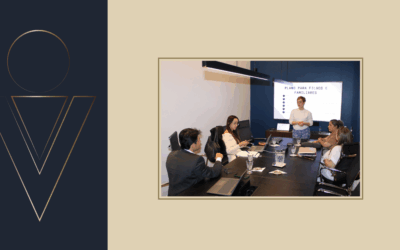 Equipe de consultoria participa de treinamento institucional.