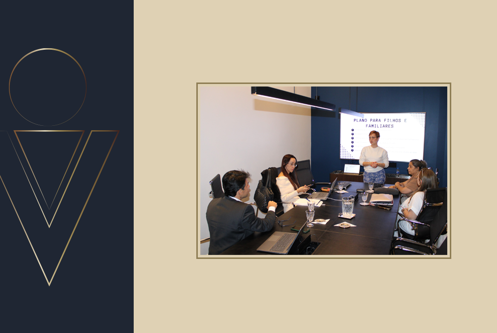 Equipe de consultoria participa de treinamento institucional.